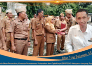 Kadis DPKP2CK Lampung Tengah Serahkan Piagam Satyalancana kepada 9 ASN